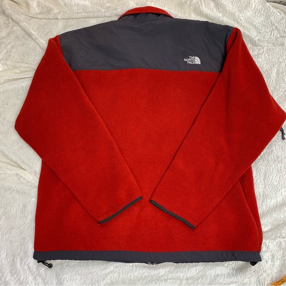 The North Face Men's Bold Red and Charcoal Denali Jacket size XL - Picture 7 of 10